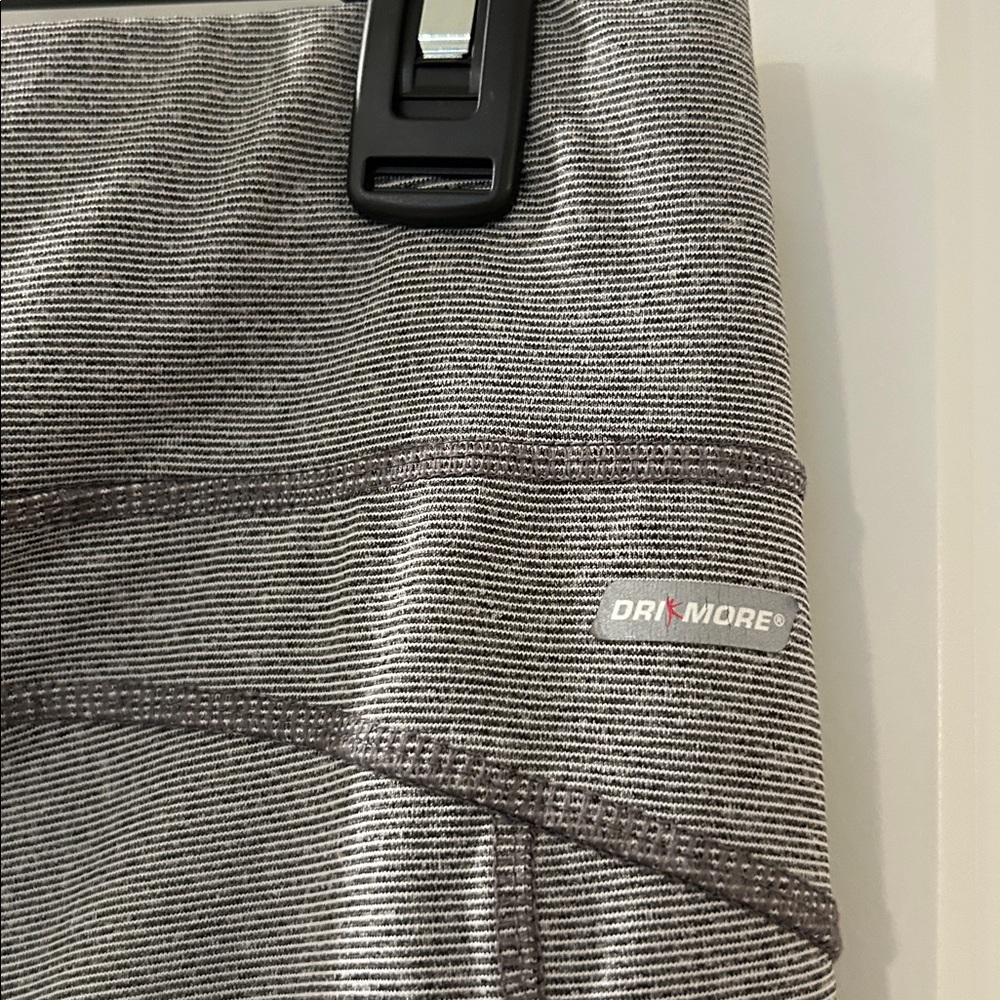 Gray Capri Leggings - Picture 4 of 8